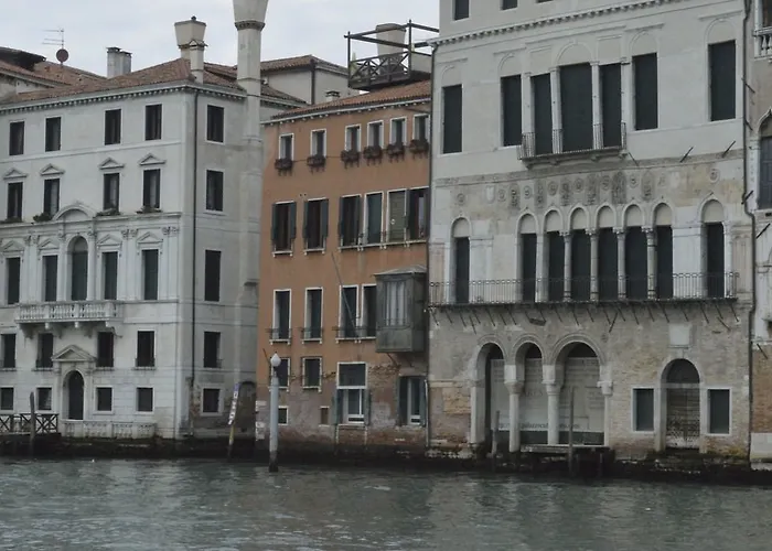 Locanda Leon Bianco On The Grand Canal